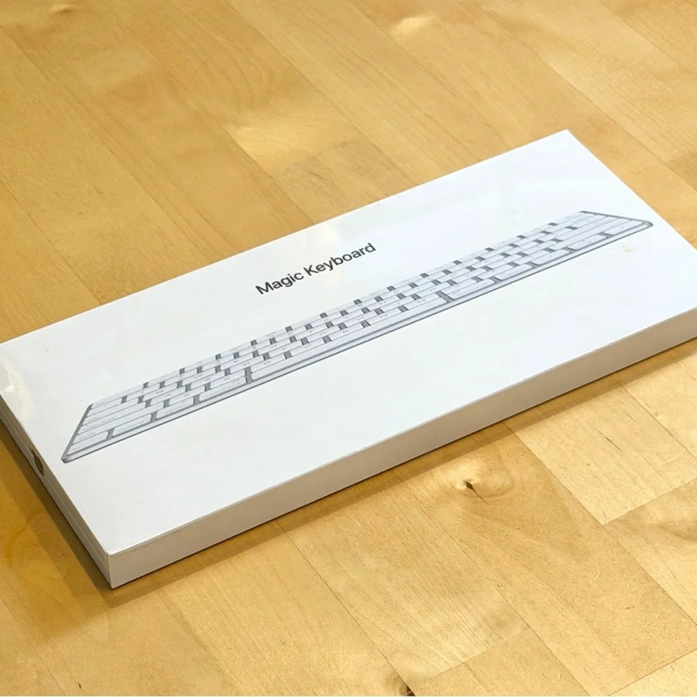 Apple Magic Keyboard in White